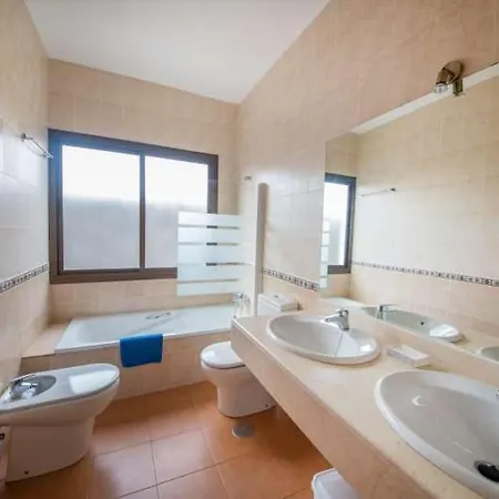 Playa Blanca Sleeps 4 Pool Wifi * Playa Blanca (Lanzarote)