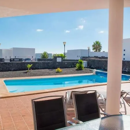 Playa Blanca Sleeps 4 Pool Wifi * Playa Blanca (Lanzarote)